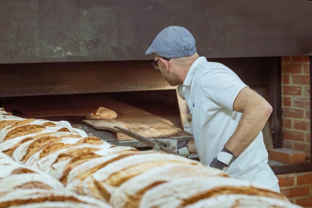 protégez votre boulangerie avec une assurance adaptée qui couvre les risques spécifiques de votre activité. bénéficiez d'une tranquillité d'esprit grâce à une couverture complète pour les dommages matériels, la responsabilité civile et les interruptions d'activité.