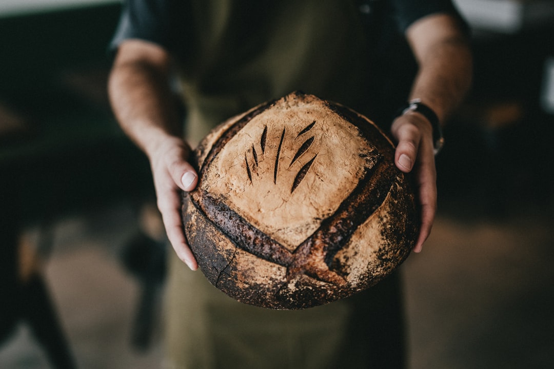 découvrez des solutions d'assurance adaptées aux boulangeries pour protéger votre entreprise des risques courants. assurez la sécurité de vos locaux, vos employés et vos équipements avec des polices personnalisées conçues spécifiquement pour le secteur de la boulangerie.