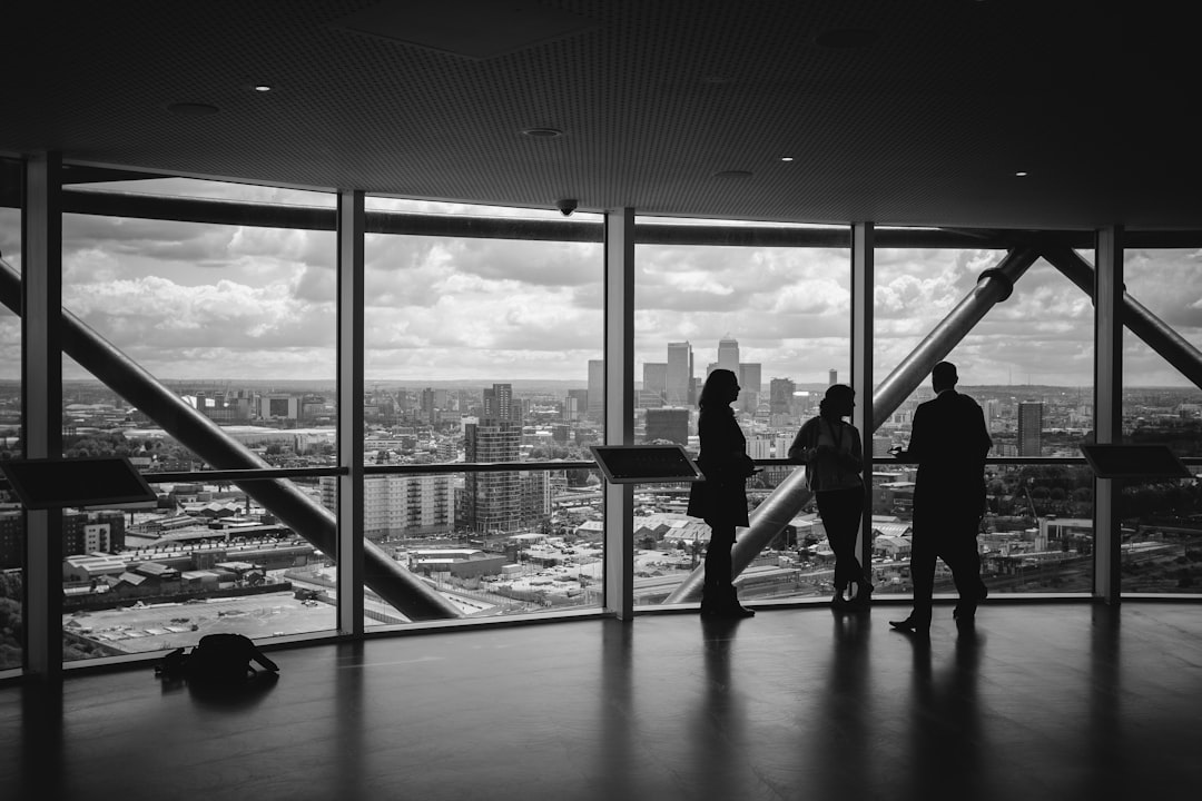 découvrez l'assurance de cessation d'activité, une protection essentielle pour les entreprises face aux pertes de revenus dues à des événements imprévus. protégez votre activité et assurez votre pérennité.