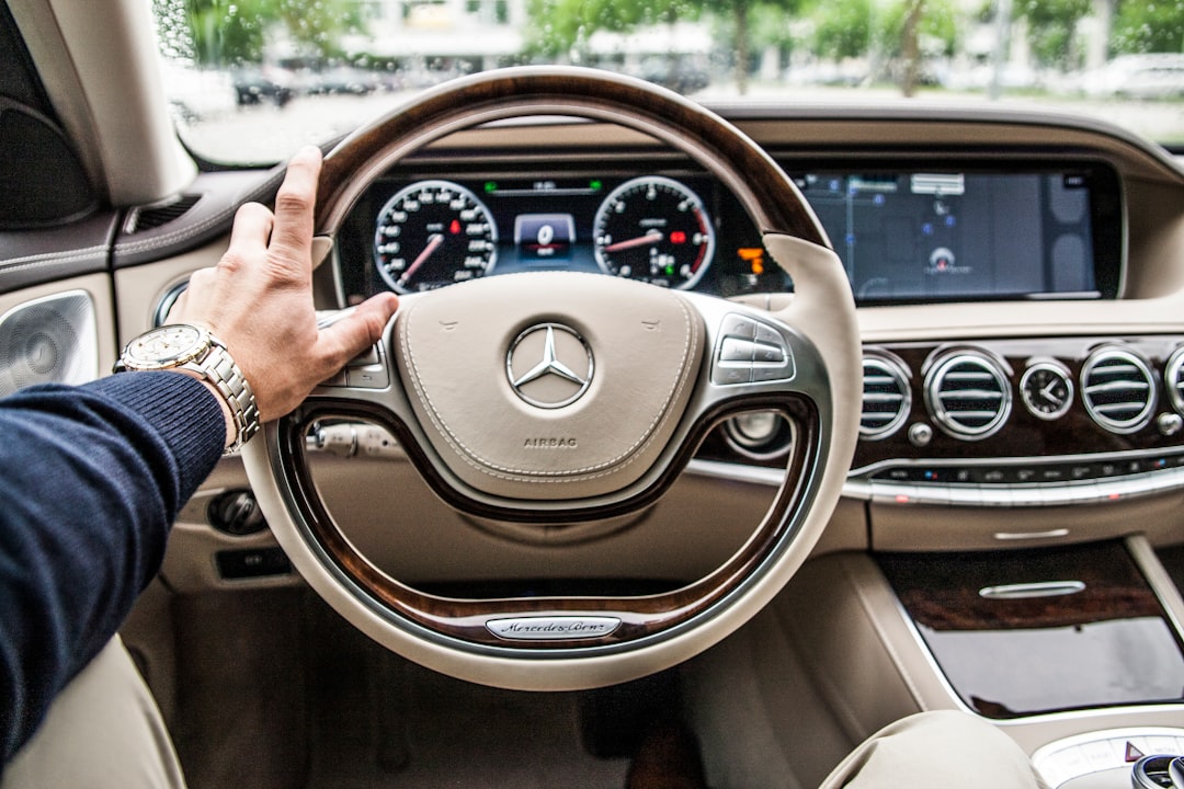découvrez tout ce que vous devez savoir sur les coûts de l'assurance automobile en france. comparez les tarifs, trouvez des astuces pour réduire vos primes et apprenez à choisir la couverture adaptée à vos besoins. ne laissez pas les frais d'assurance vous surprendre !