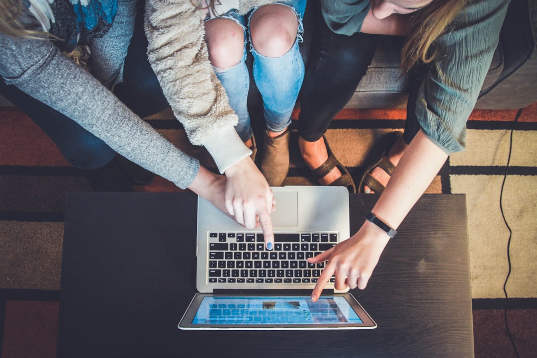 découvrez nos solutions d'assurance professionnelles adaptées à vos besoins. protégez votre entreprise avec des couvertures sur mesure, un service client dédié et une expertise reconnue. faites le choix d'une sérénité durable.