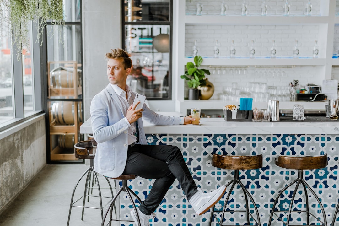 découvrez l'assurance responsabilité professionnelle, essentielle pour protéger votre entreprise contre les réclamations liées à des erreurs ou omissions dans vos services. assurez-vous une tranquillité d'esprit tout en renforçant la confiance de vos clients.