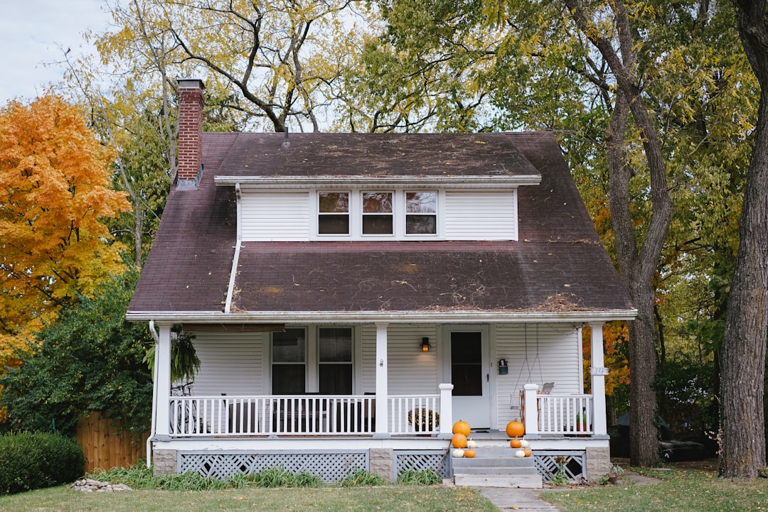 découvrez notre assurance habitation complète qui protège votre maison et vos biens. profitez d'une couverture sur mesure adaptée à vos besoins, avec une assistance 24/7 et des tarifs compétitifs. protégez votre foyer en toute sérénité.