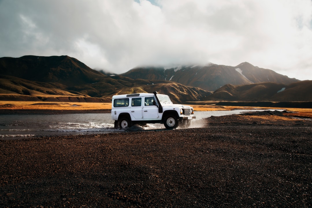 obtenez la meilleure couverture pour votre voiture de luxe avec notre assurance personnalisée. profitez de services exclusifs, d'une protection adaptée à votre véhicule haut de gamme et d'un service client premium.